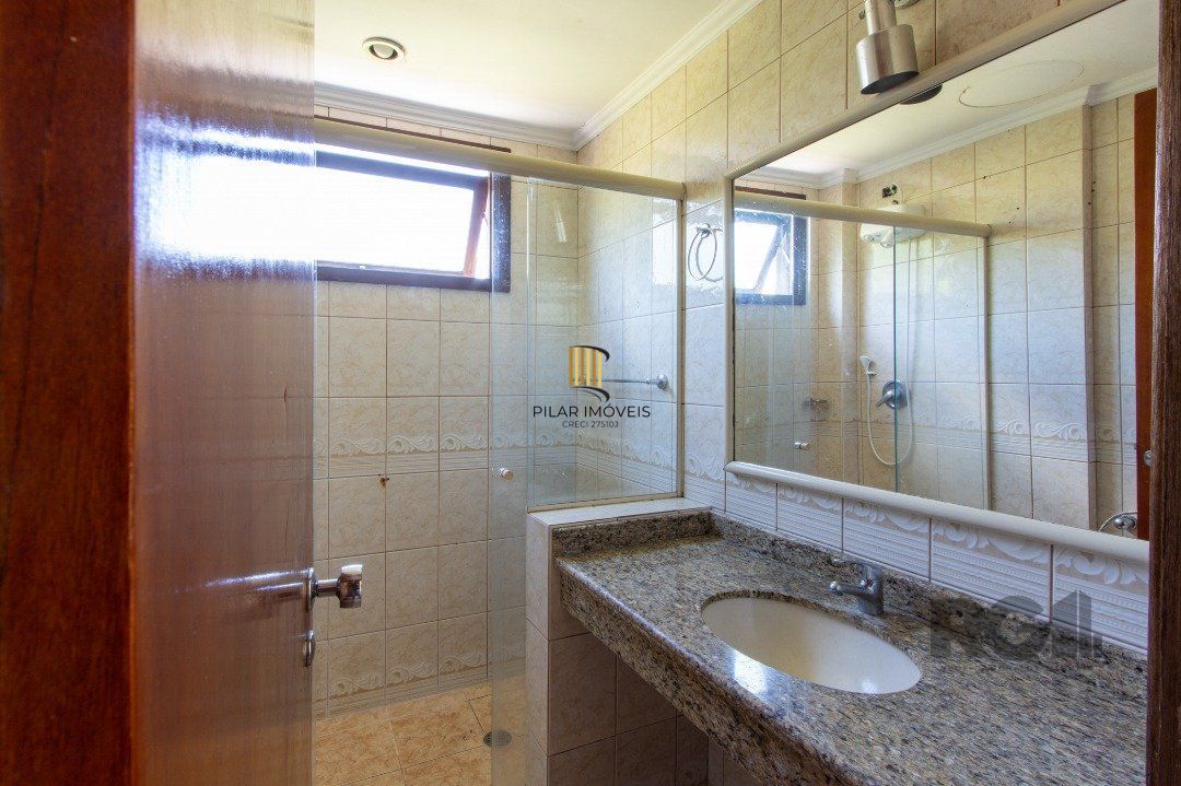 Apartamento, 2 dormitórios, bairro Cristal.
