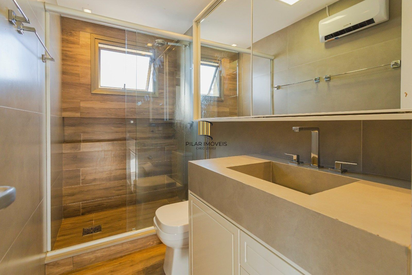 3 dormitórios, com 2 vagas no Life Square Menino Deus!