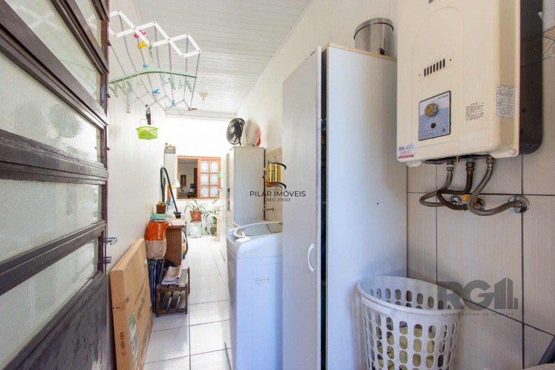 Casa 2 dormitórios no bairro Camaquã