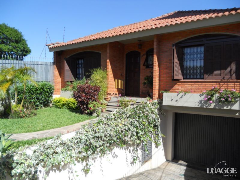 Casa 3 dormitórios no bairro Santa Tereza