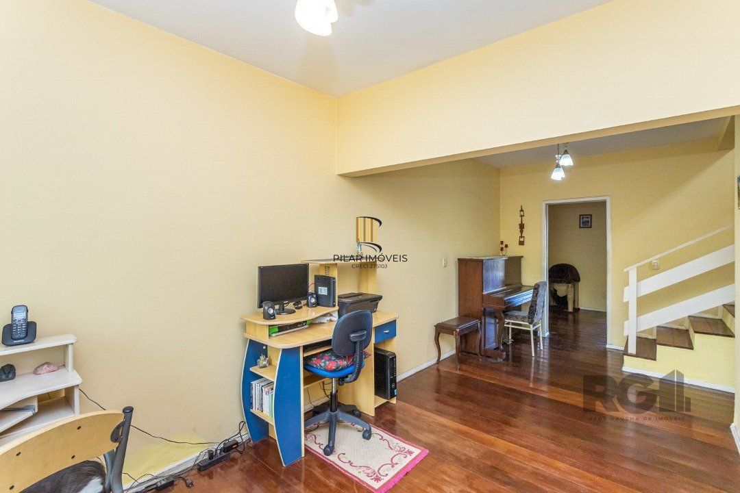 Casa com 3 Quartos à Venda, 293 m² por R$ 650.000 - Pilar Imóveis
