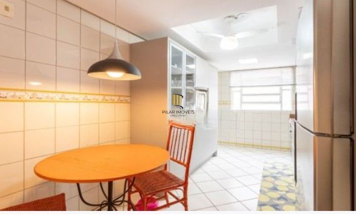 Apartamento amplo e bem localizado no Menino Deus!!