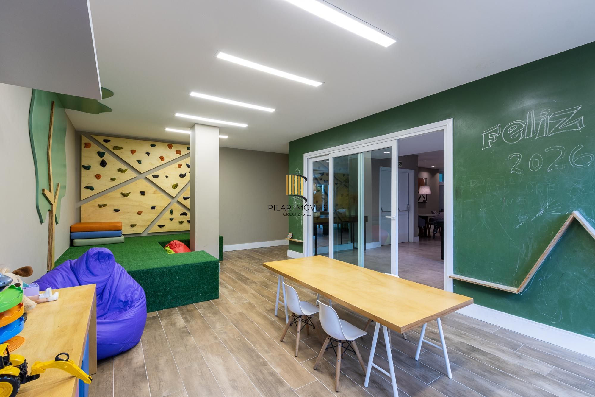 Apartamento 3 dormitórios no bairro Menino Deus