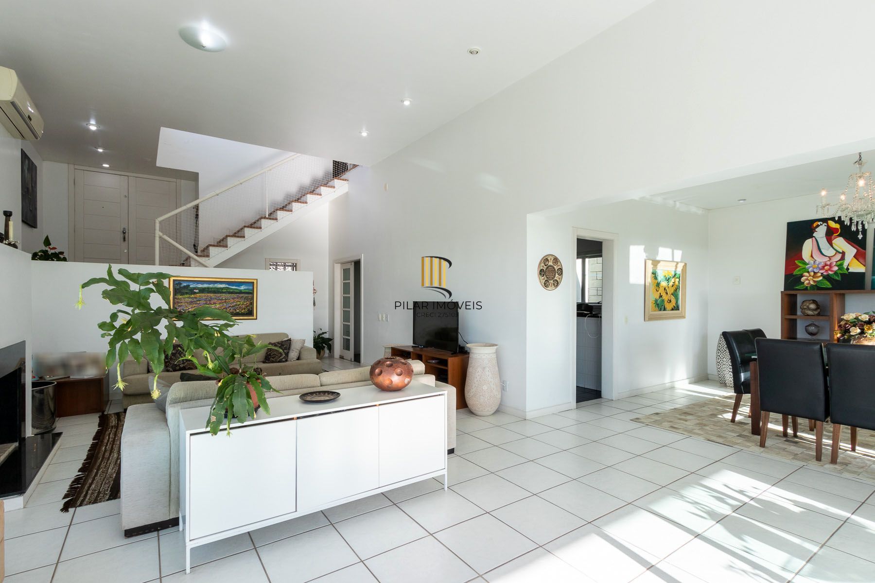 Casa para Venda - 470m², 3 dormitórios, sendo 1 suites, 6 vagas - Nonoai