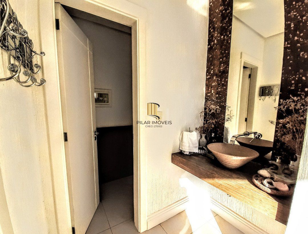 Casa Condominio para Venda - 470m², 4 dormitórios, sendo 3 suites, 3 vagas - Terra Ville