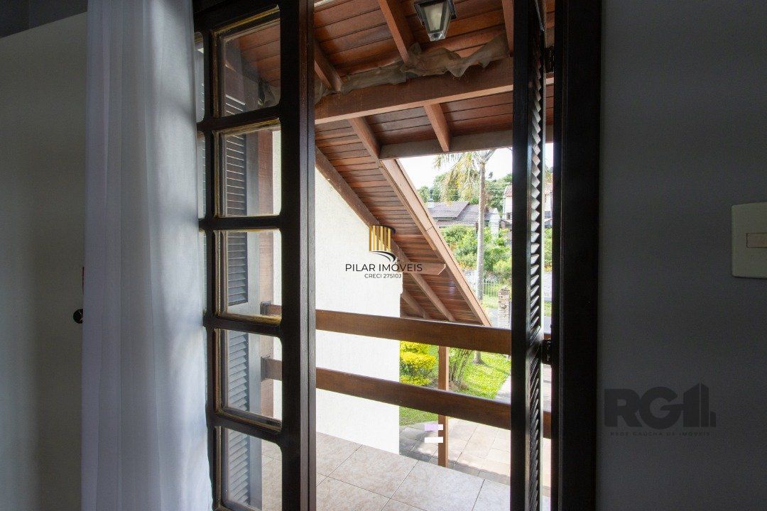 Casa 3 dormitórios no bairro Camaquã