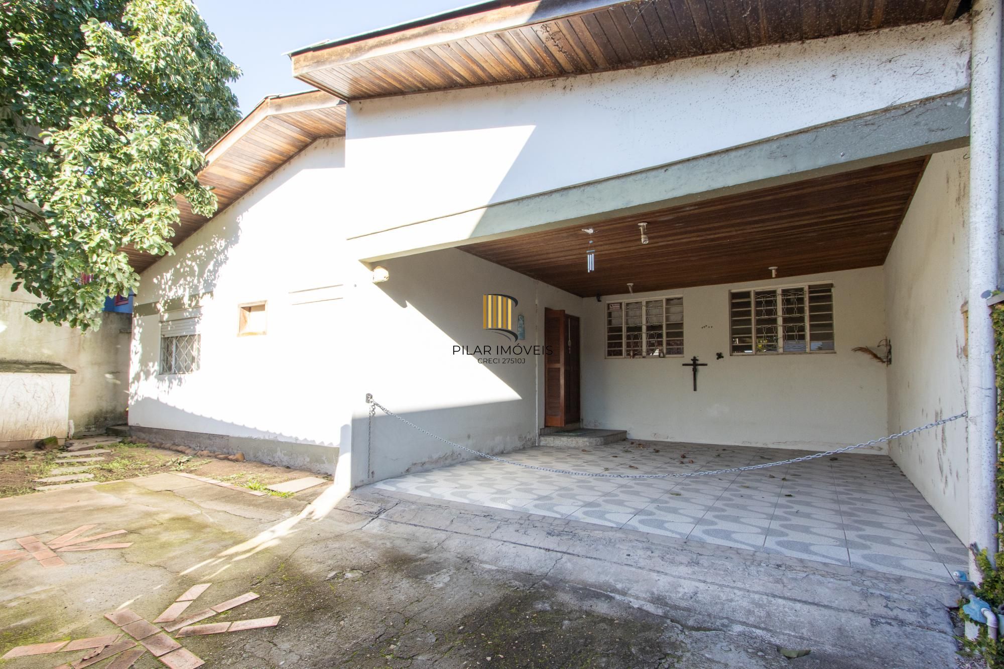 Casa de alvenaria com 104,37m² 3 dormitórios sendo 1 suíte, 2 vagas cobertas