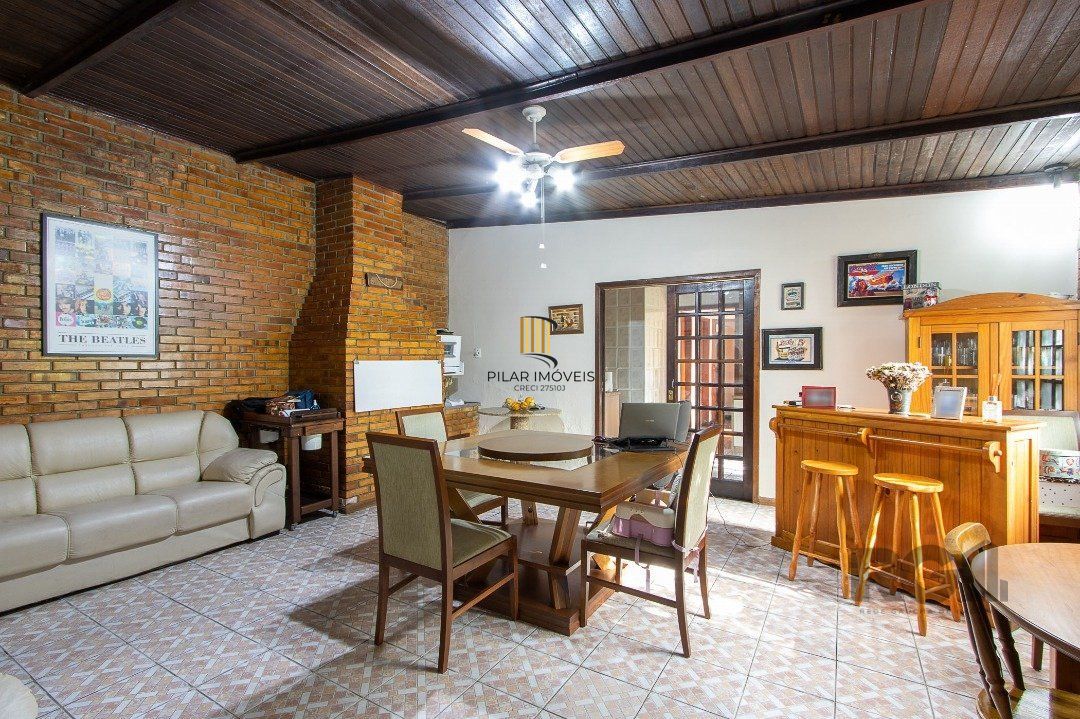 Casa 4 Dormitório(s) Bairro Nonoai