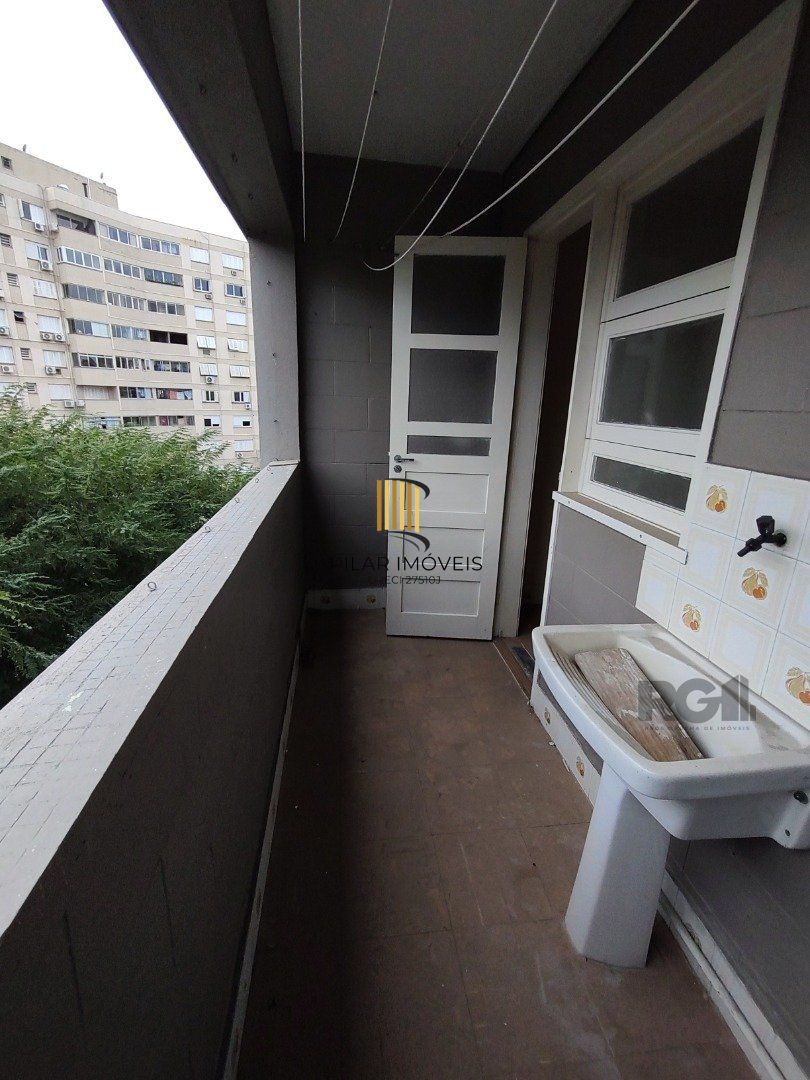 Apartamento, 2 quartos, 1 vaga escriturada, elevador - Bairro Bom Fim