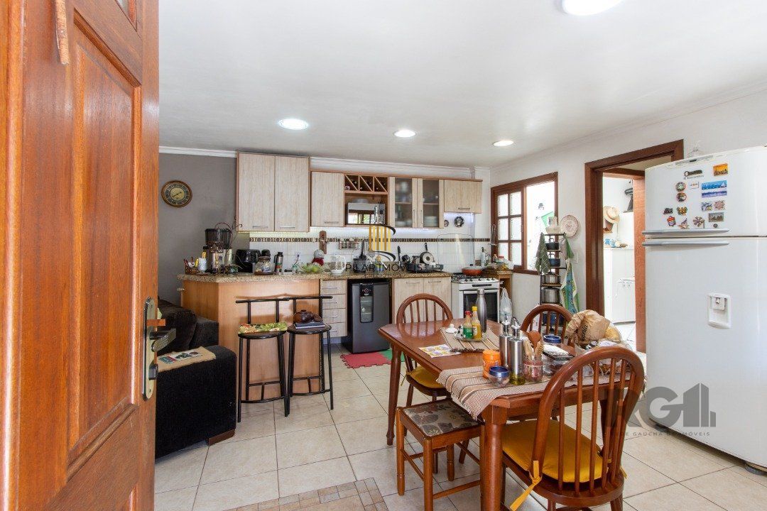 Casa 2 dormitórios no bairro Camaquã