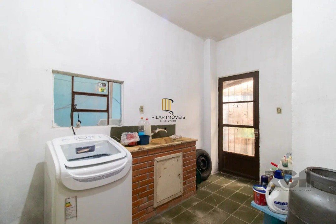 Casa para Venda - 251m², 5 dormitórios, 3 vagas - Nonoai