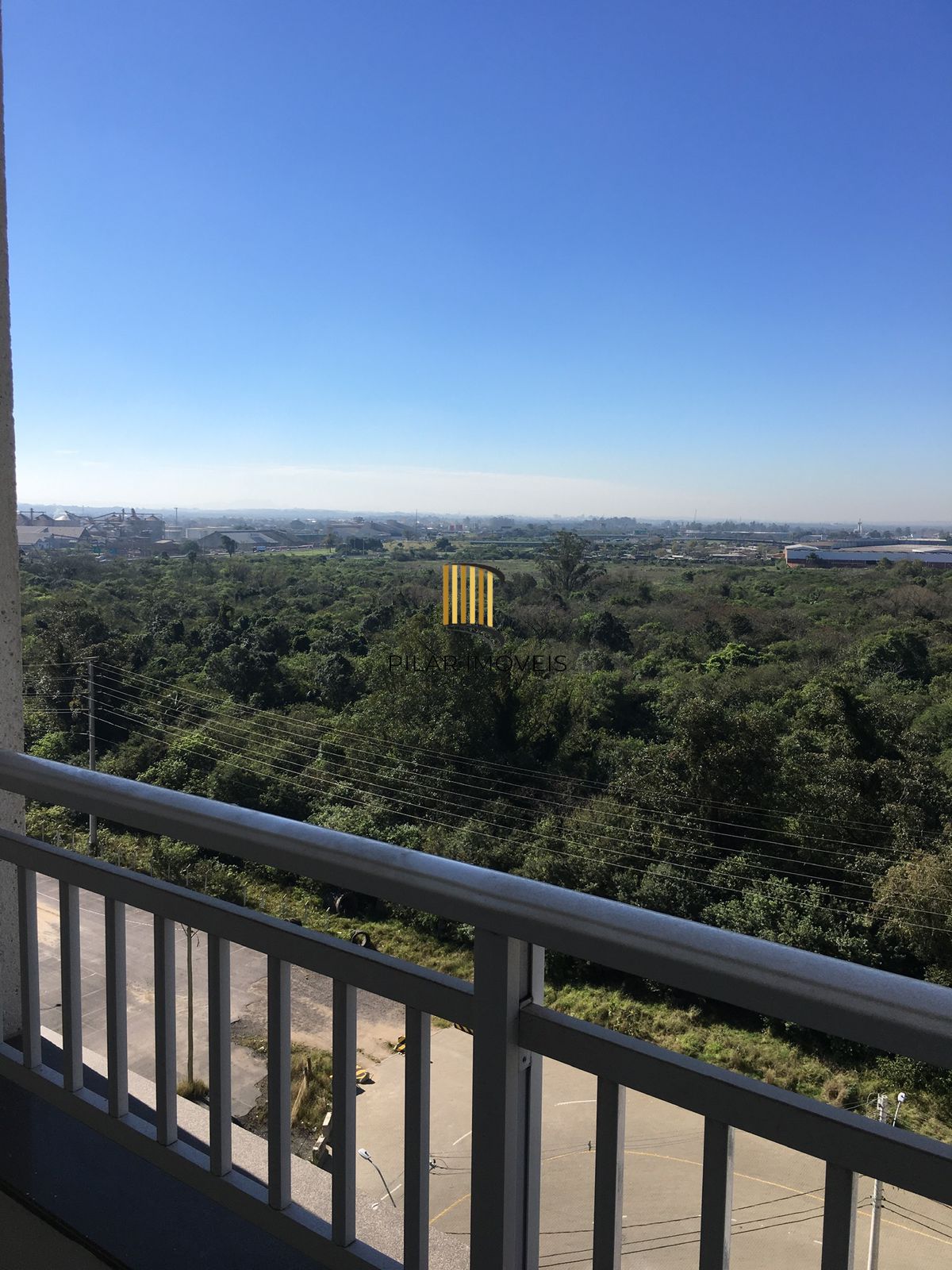 Apartamento com 3 quartos, 1 suíte, sacada