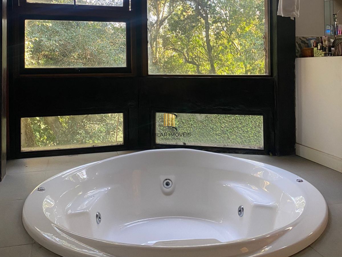 Casa com 7 dormitorios para venda Bairro Espírito Santo Porto Alegre, com 6 vagas.