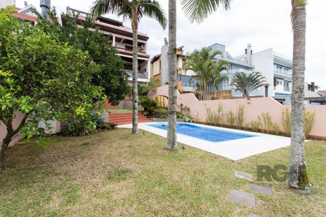 Casa para Venda com 4 dormitórios, sendo 2 suites e 4 vagas no bairro Jardim Isabel