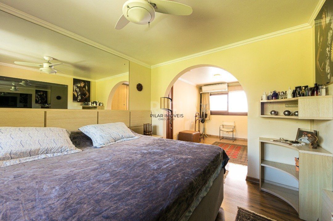 Casa para Venda - 370m², 5 dormitórios, sendo 2 suites, 7 vagas - Vila Assunção
