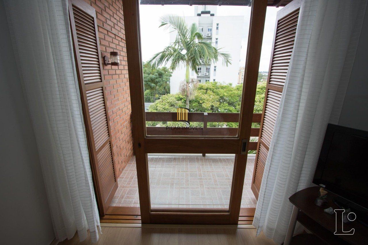 Casa para Venda - 416.89m², 4 dormitórios, sendo 1 suites, 5 vagas - Tristeza