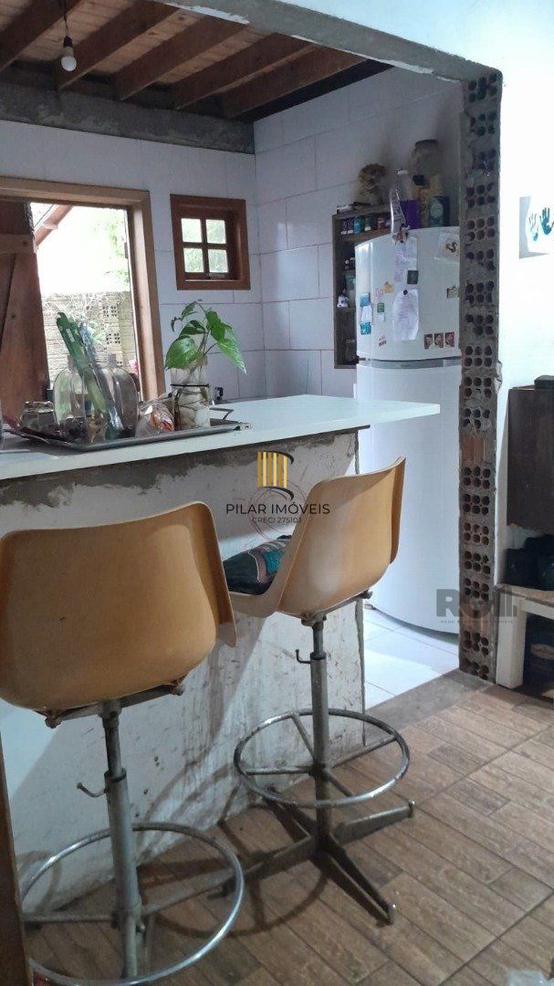 Casa 6 dormitórios no bairro Ponta Grossa