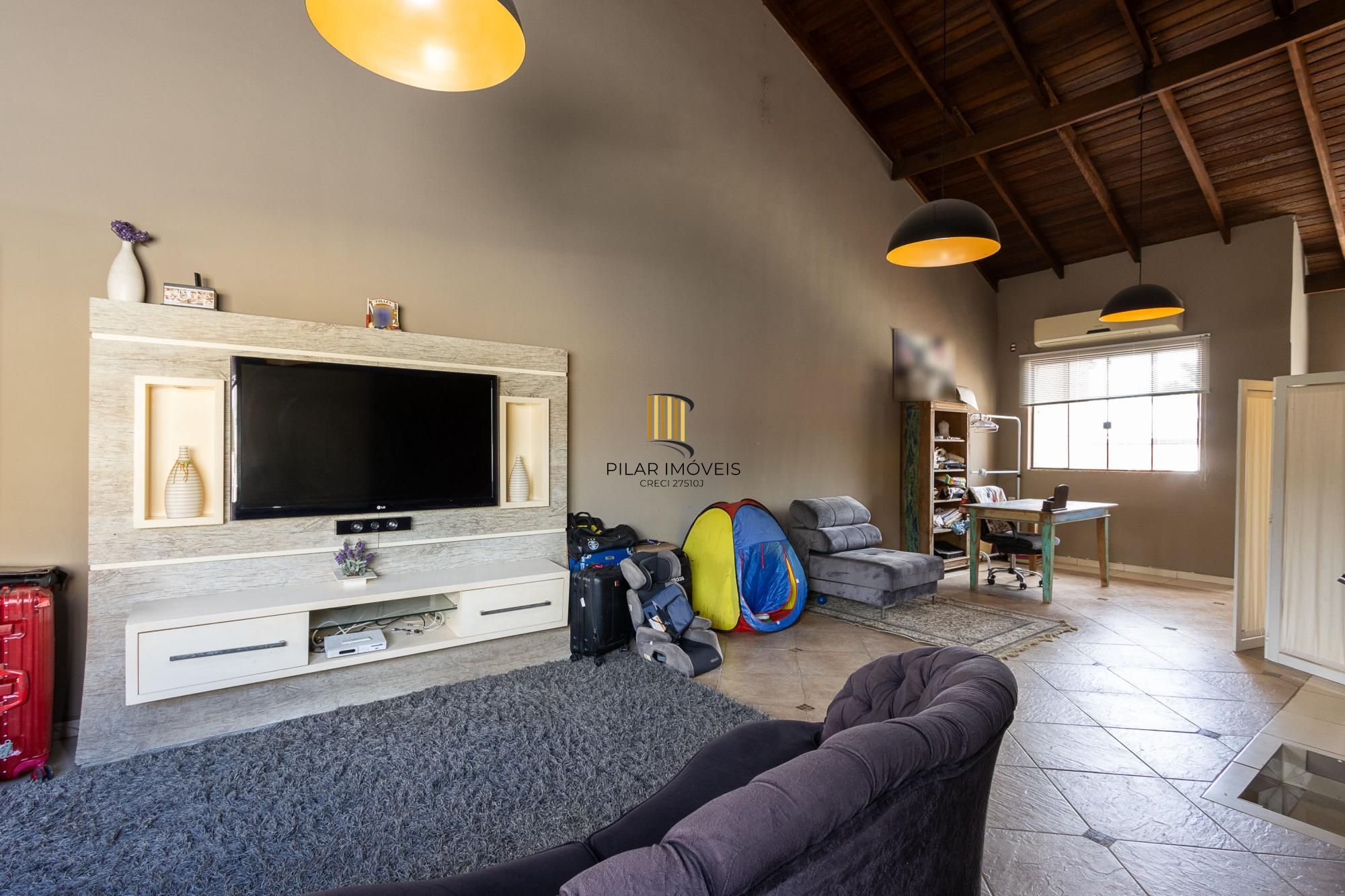 Casa 3 dormitórios no bairro Cristal