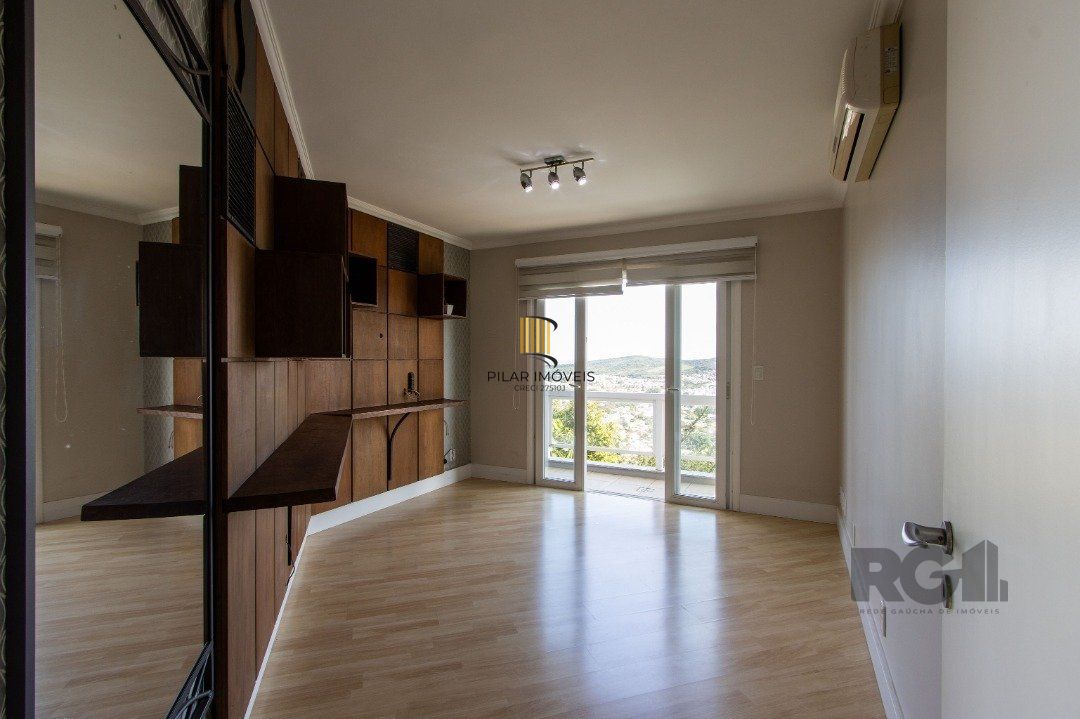 Casa de Condomínio 4 dormitórios no bairro Nonoai