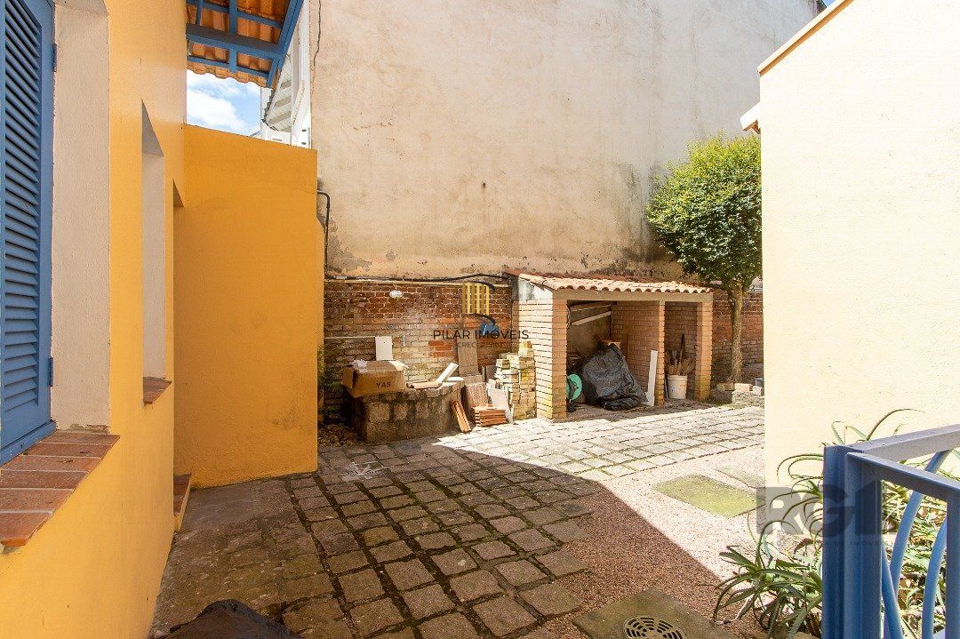 Casa 4 dormitórios no bairro Jardim Isabel