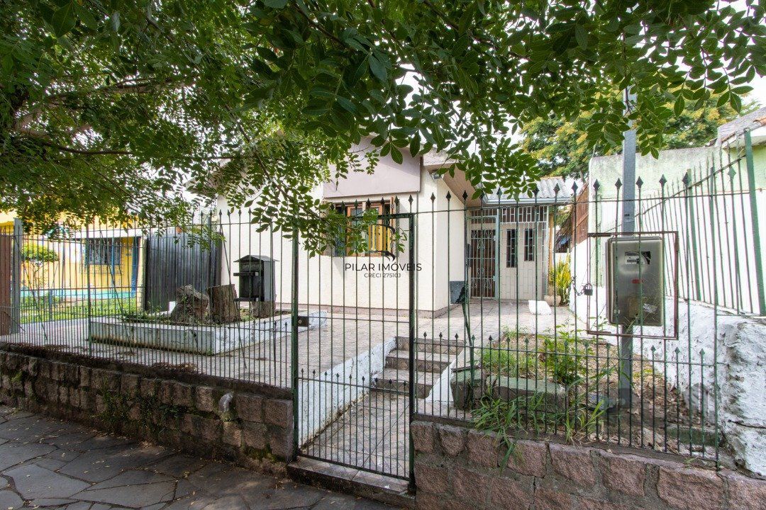 Casa 3 dormitórios, bairro Jardim Carvalho.