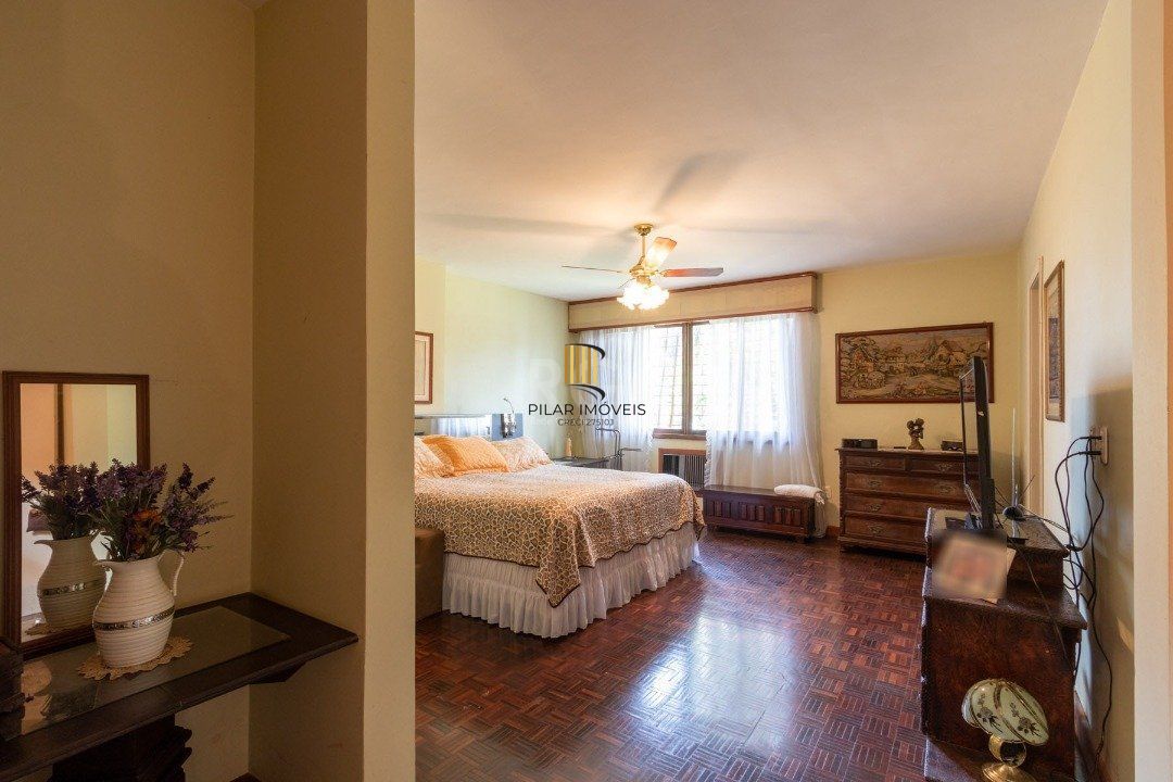 Casa para Venda - 435m², 4 dormitórios, sendo 4 suites, 4 vagas - Cristal