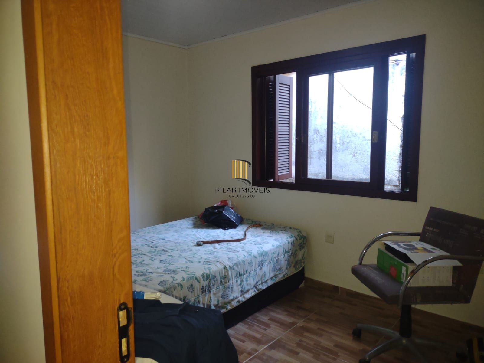 Casa com 4 quartos, suíte, piscina, lareira, churrasqueira em um terreno de 616m².