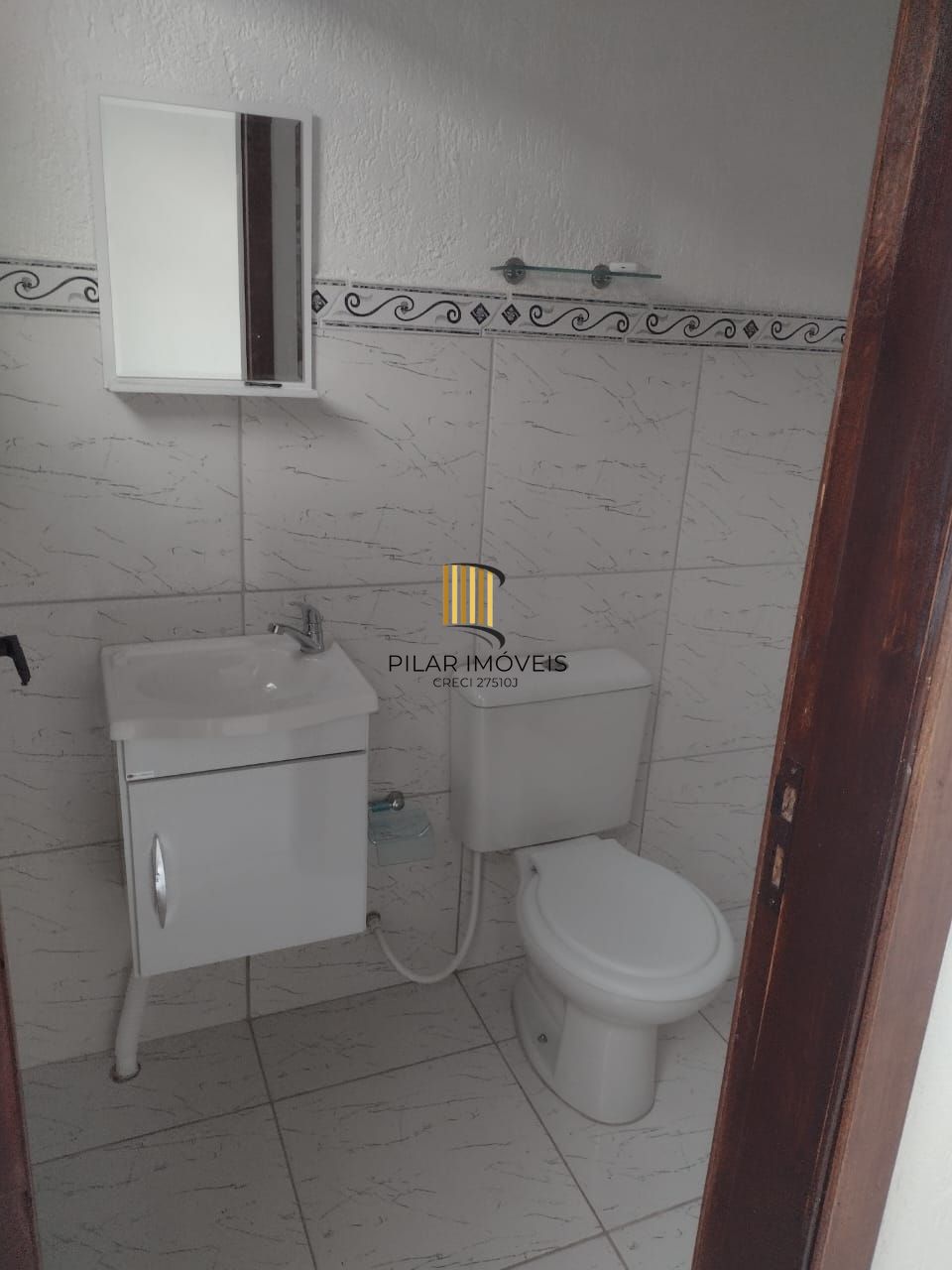 Casa 2 dormitórios no bairro Hípica