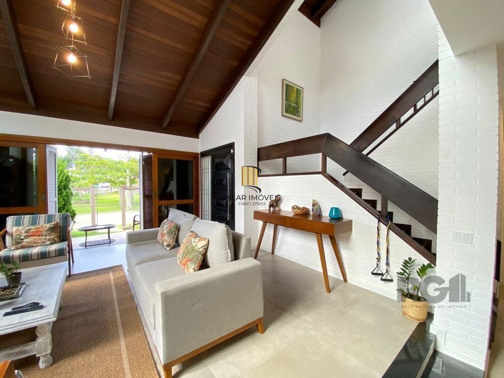 CASA EM ATLANTIDA COM 5 SUÍTES