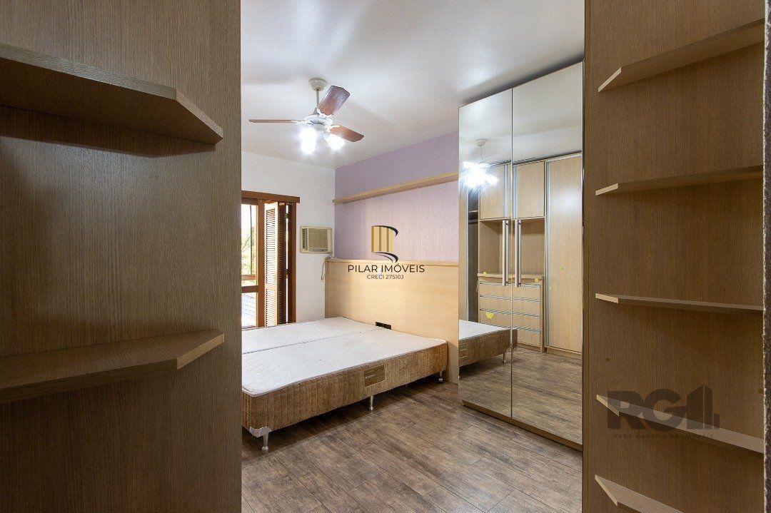 Casa 4 dormitórios no bairro Azenha