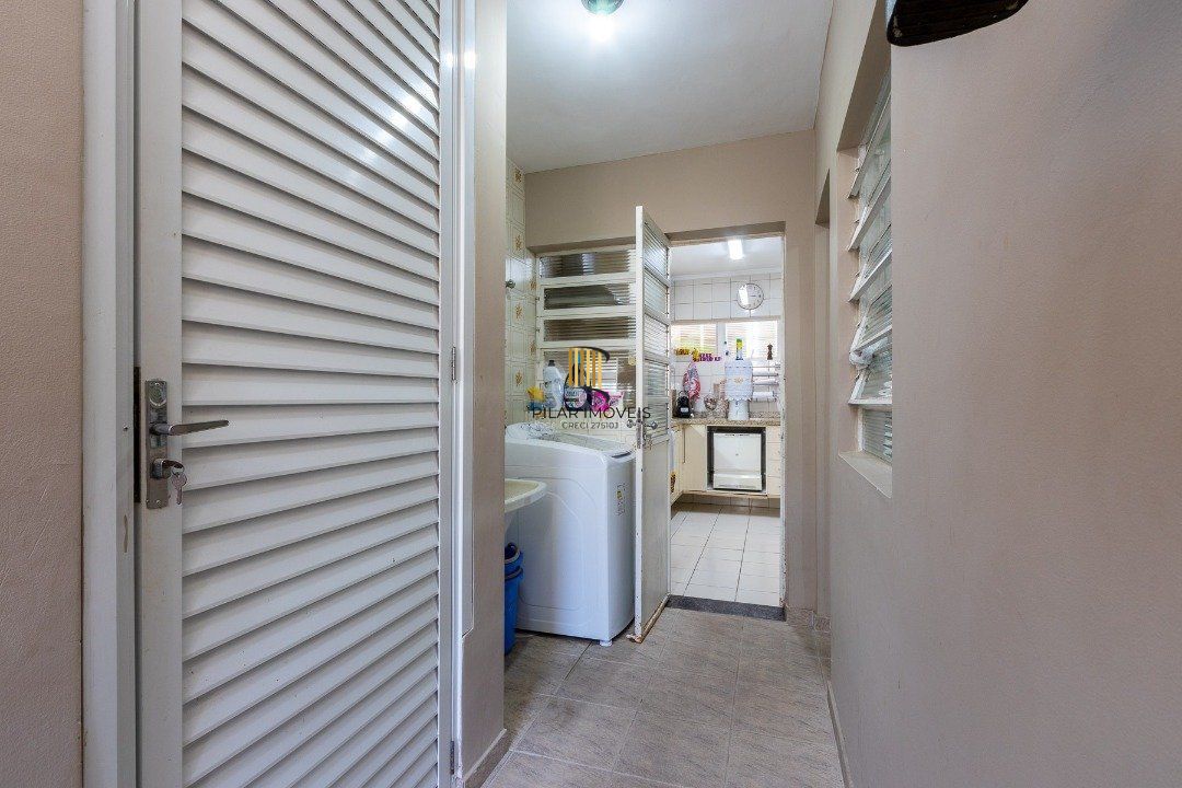 Casa Condominio para Venda - 300m², 4 dormitórios, sendo 2 suites, 2 vagas - Ipanema
