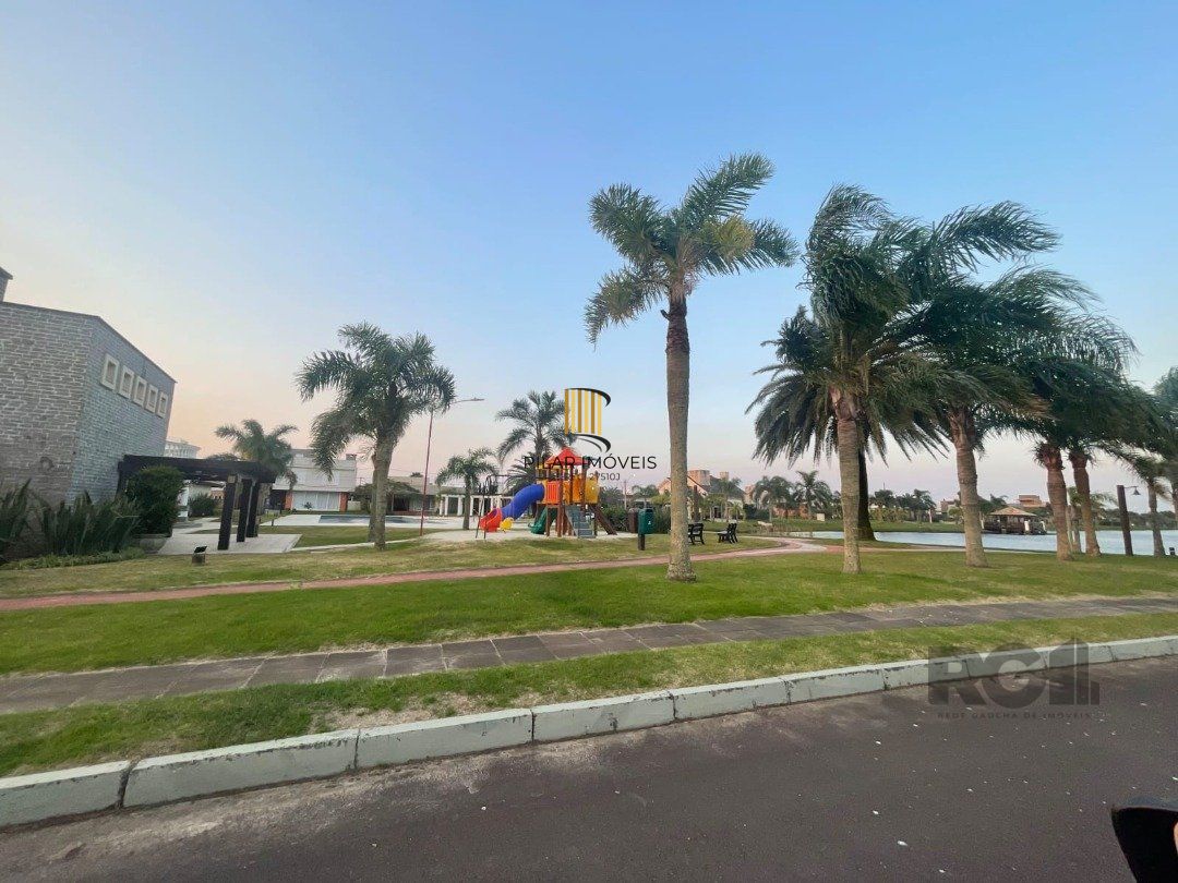 Casa de Condomínio 5 dormitórios no bairro Atlântida Sul