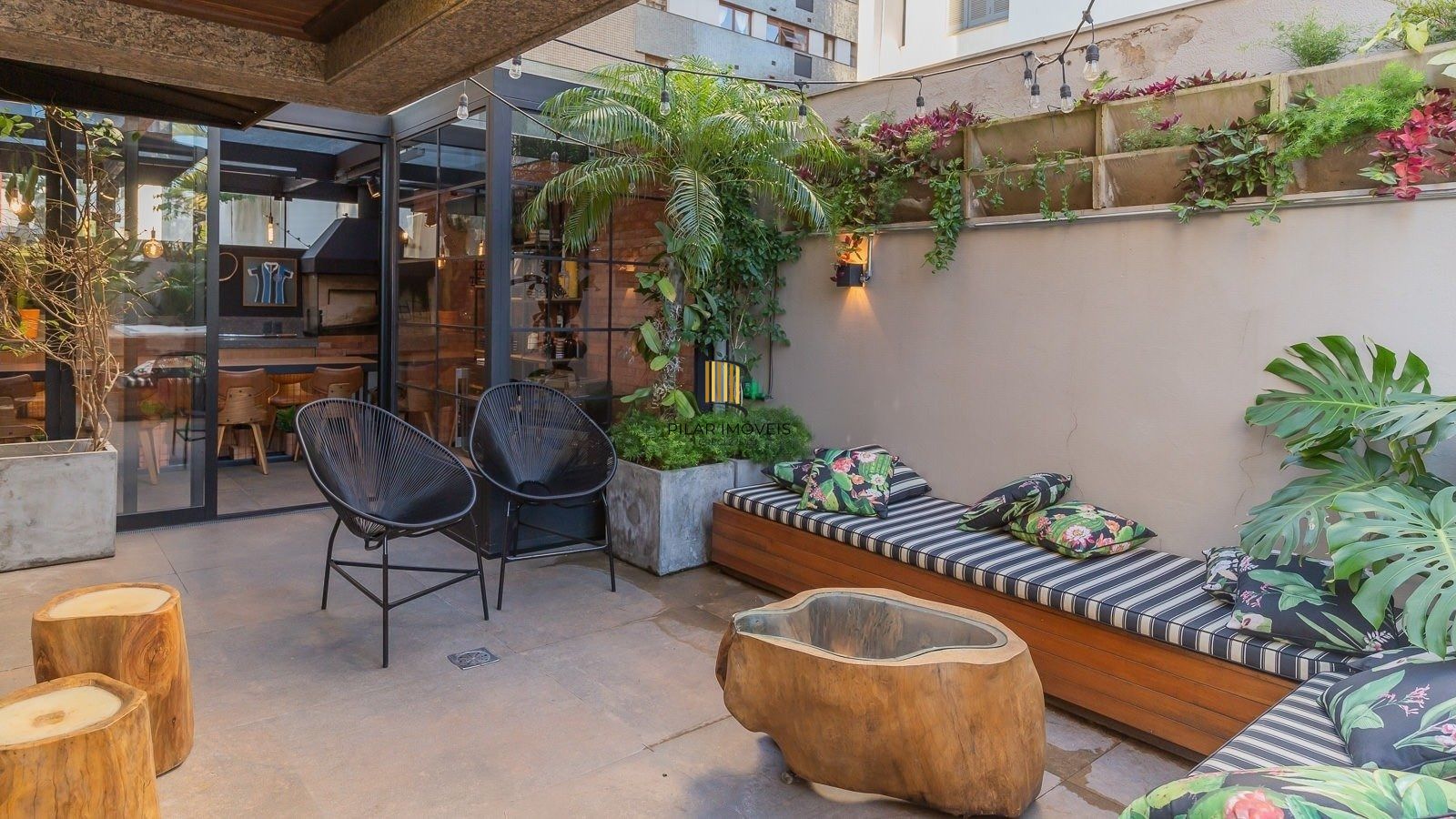 Apartamento Garden com 169m² e 2 dormitórios, 1 suíte, 2 vagas no bairro Petrópolis