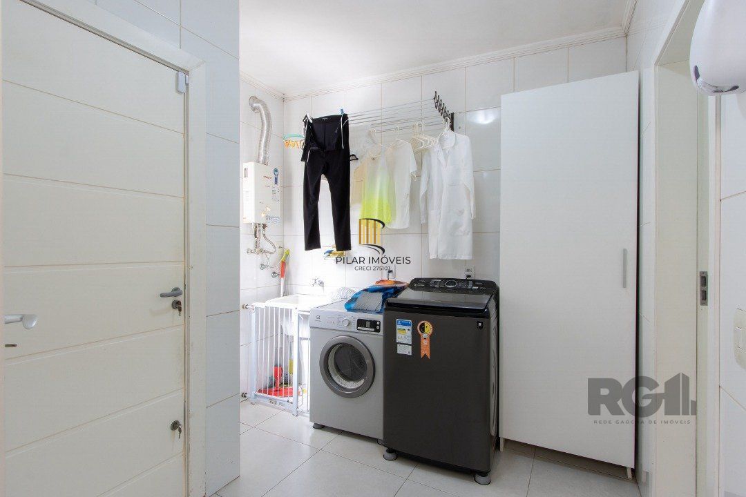 Casa 3 dormitórios no bairro Nonoai