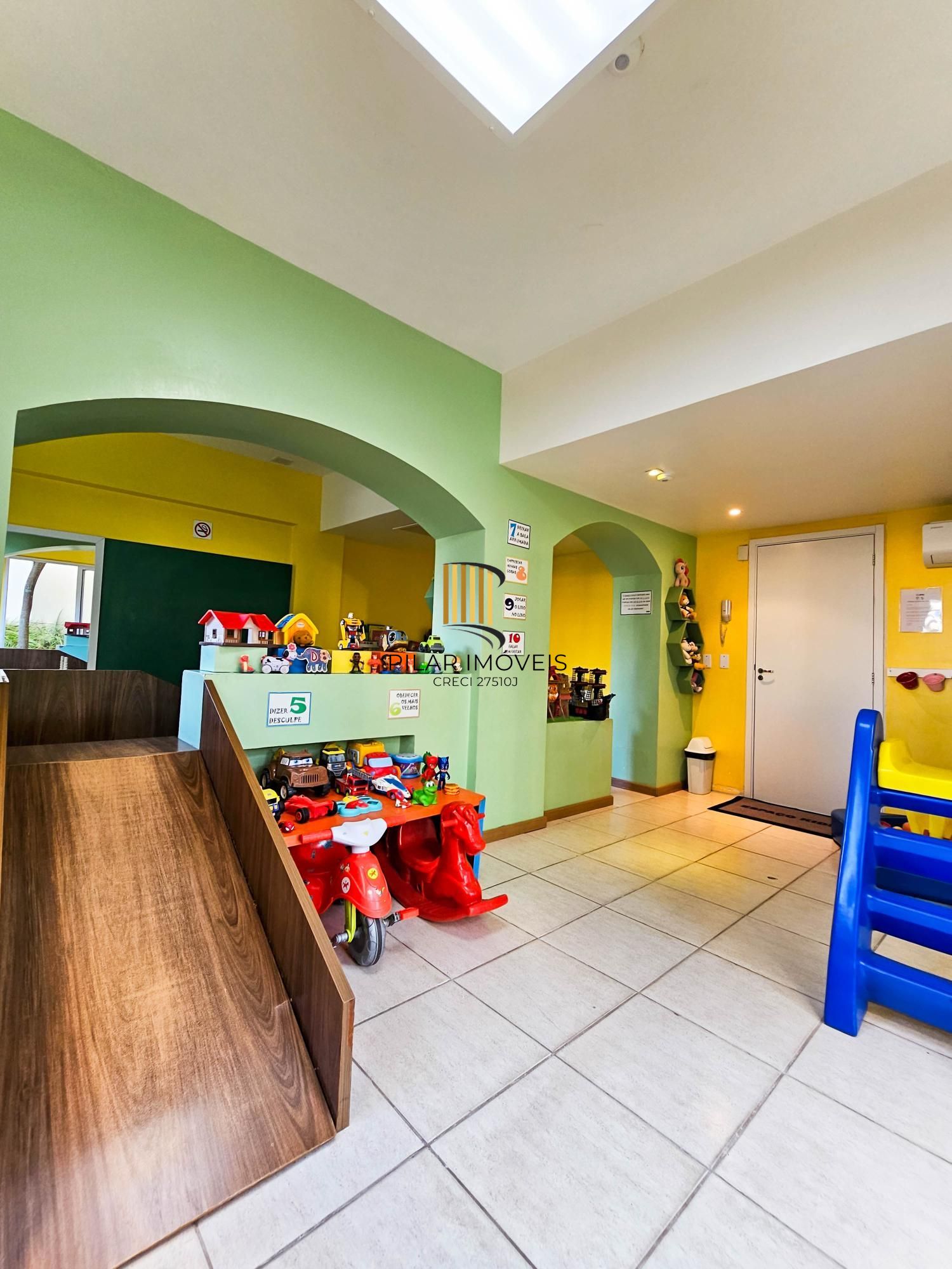 Apartamento de 2 quartos, com suíte, churrasqueira, vaga escruturada, infra completa, na zona sul.