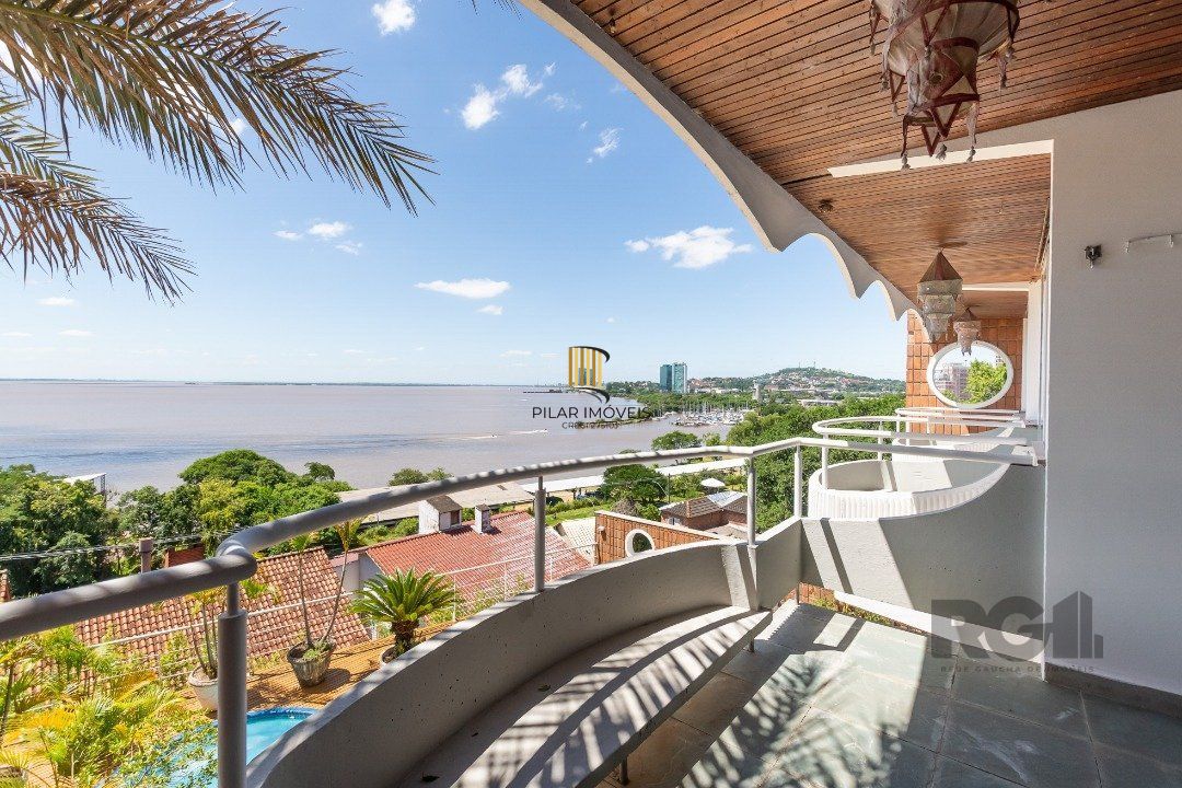 Casa 4 dormitórios no bairro Vila Assunção