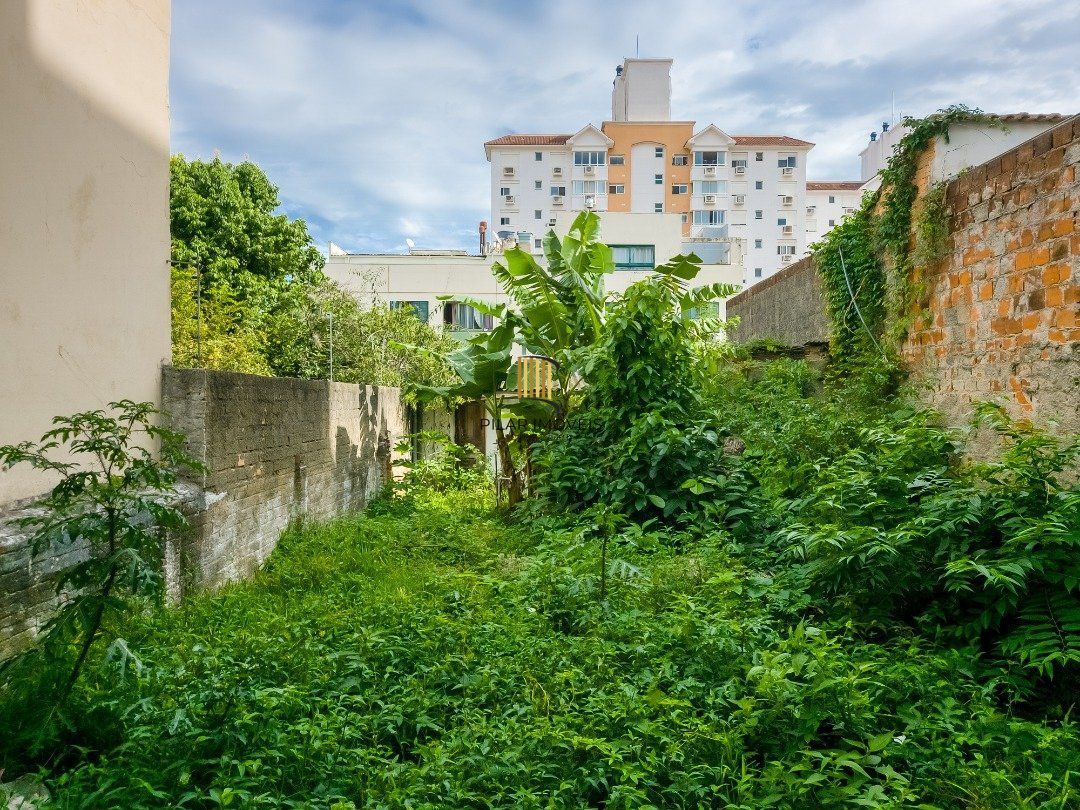Casa para Venda - 210m², 3 dormitórios, sendo 1 suites, 2 vagas - Tristeza
