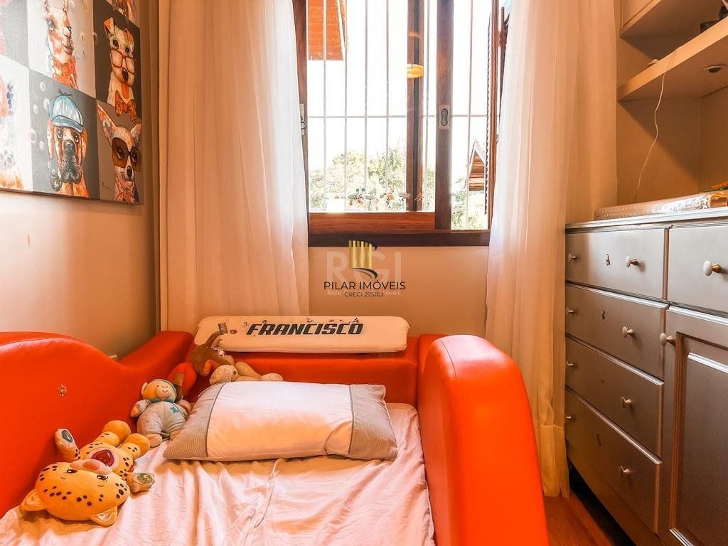 Excelente casa a venda no bairro Tristeza, para o lado do Rio!