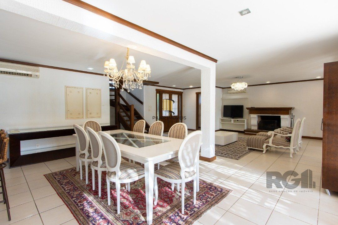 Casa de Condomínio 3 dormitórios no bairro Belém Novo