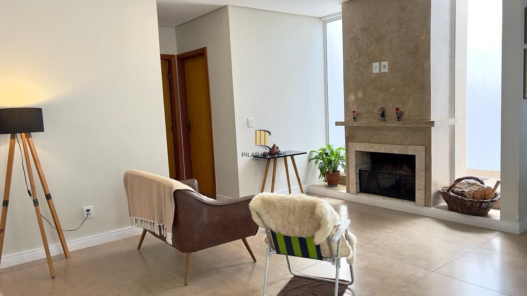 Casa térrea com piscina  no Guarujá