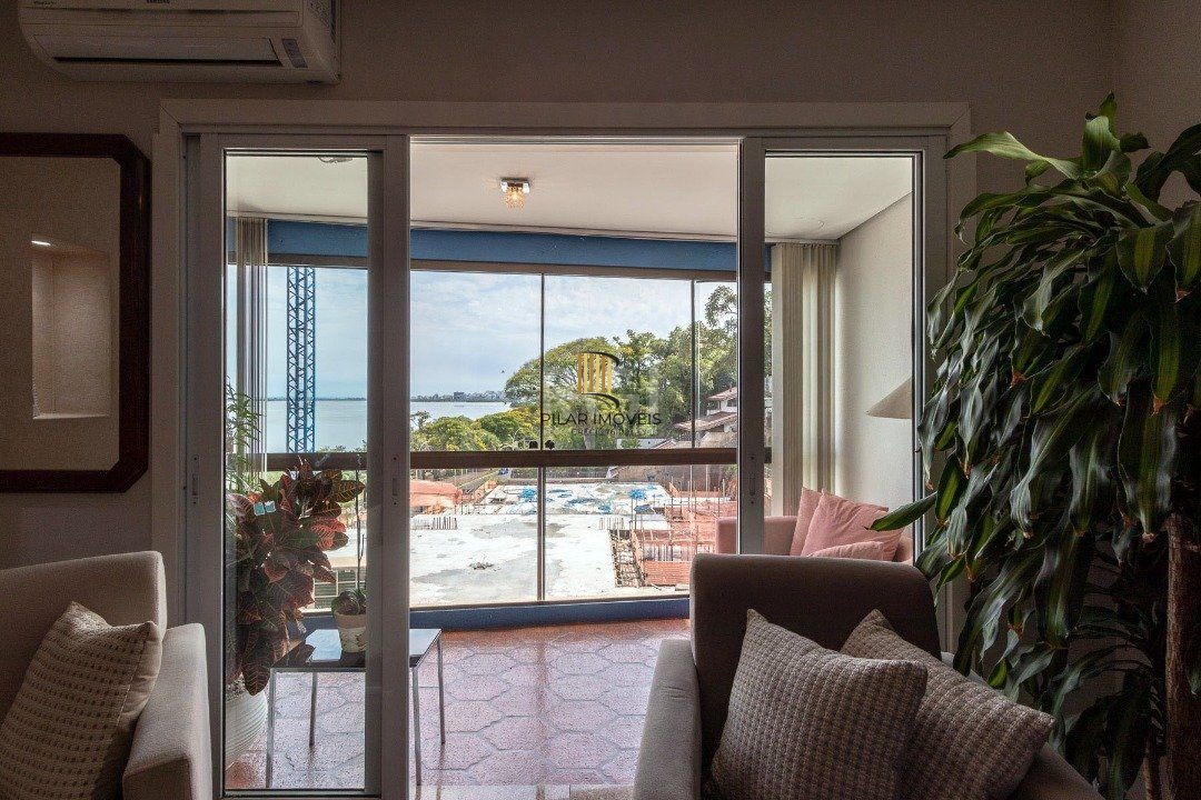 Cobertura para Venda - 255m², 3 dormitórios, sendo 1 suites, 2 vagas - Praia de Belas