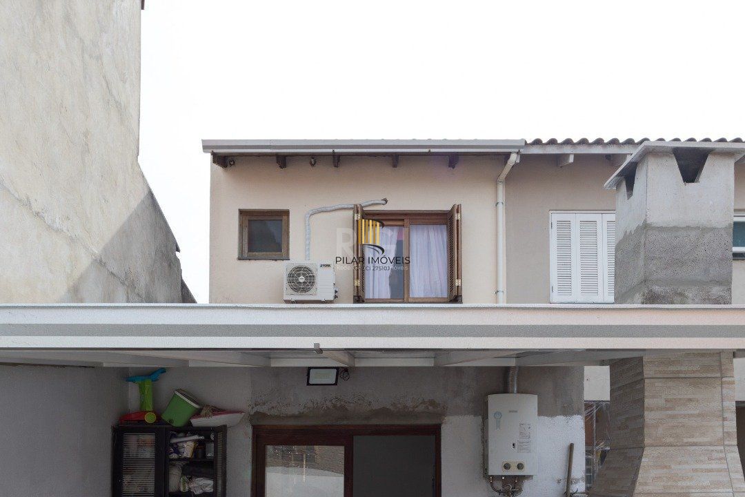 Casa para Venda - 130m², 2 dormitórios, 2 vagas - Hípica