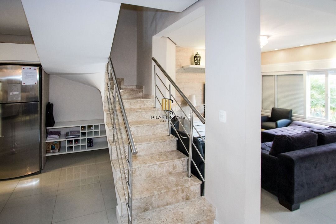 Casa para Venda - 147.3m², 3 dormitórios, sendo 1 suites, 3 vagas - Guarujá