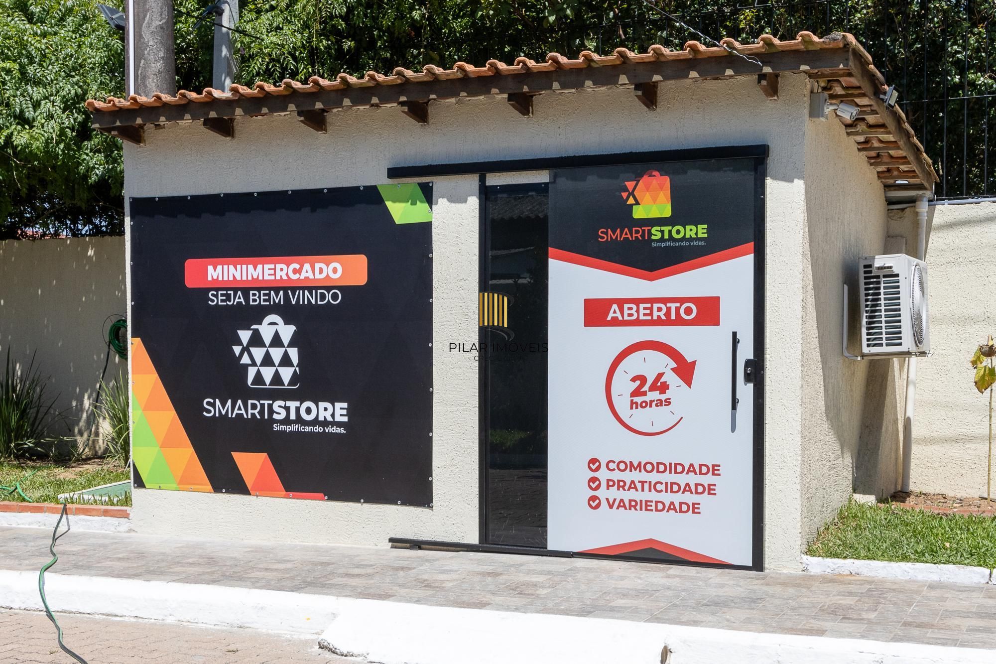 Casa de condomínio, de 3 dormitórios, 1 suíte e 2 vagas de garagem.