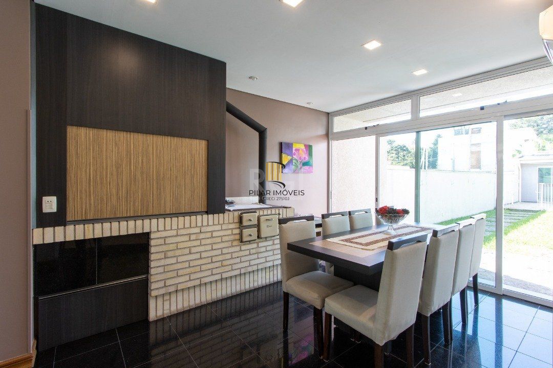 Casa 4 dormitórios no bairro Teresópolis