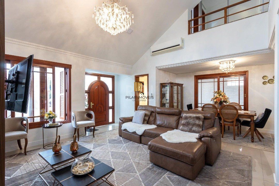 Casa para Venda - 293.76m², 3 dormitórios, sendo 1 suites, 6 vagas - Guarujá