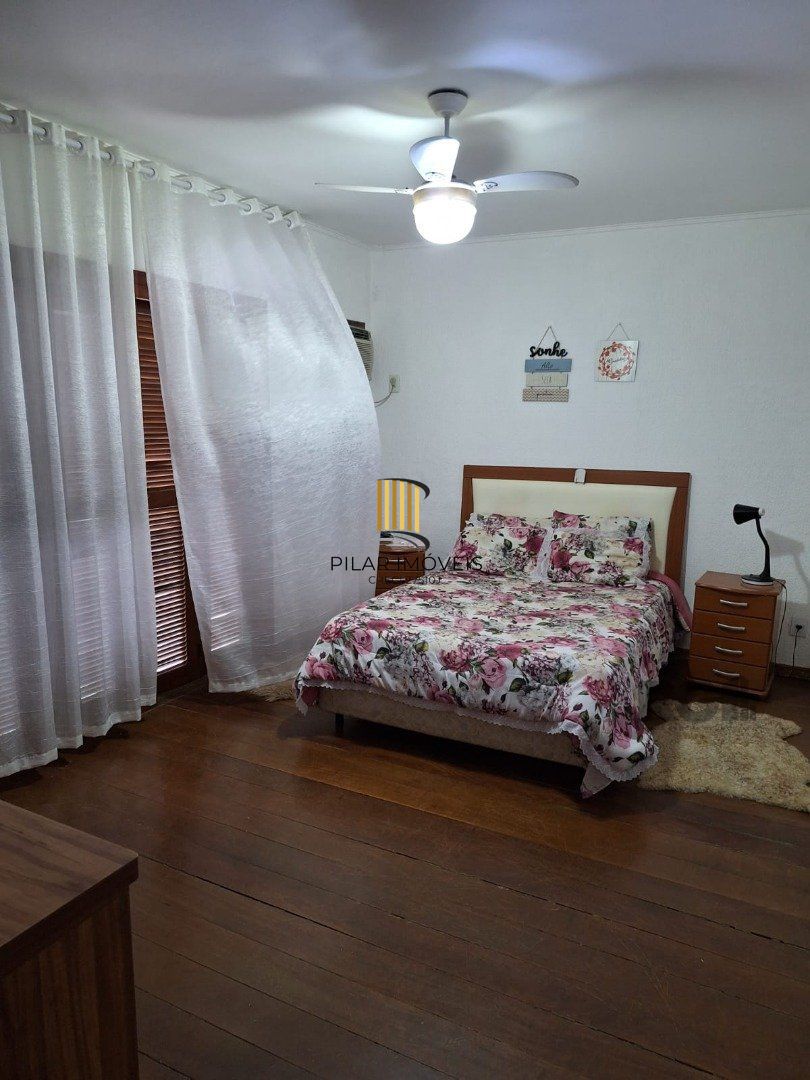Casa 3 dormitórios no bairro Jardim Algarve