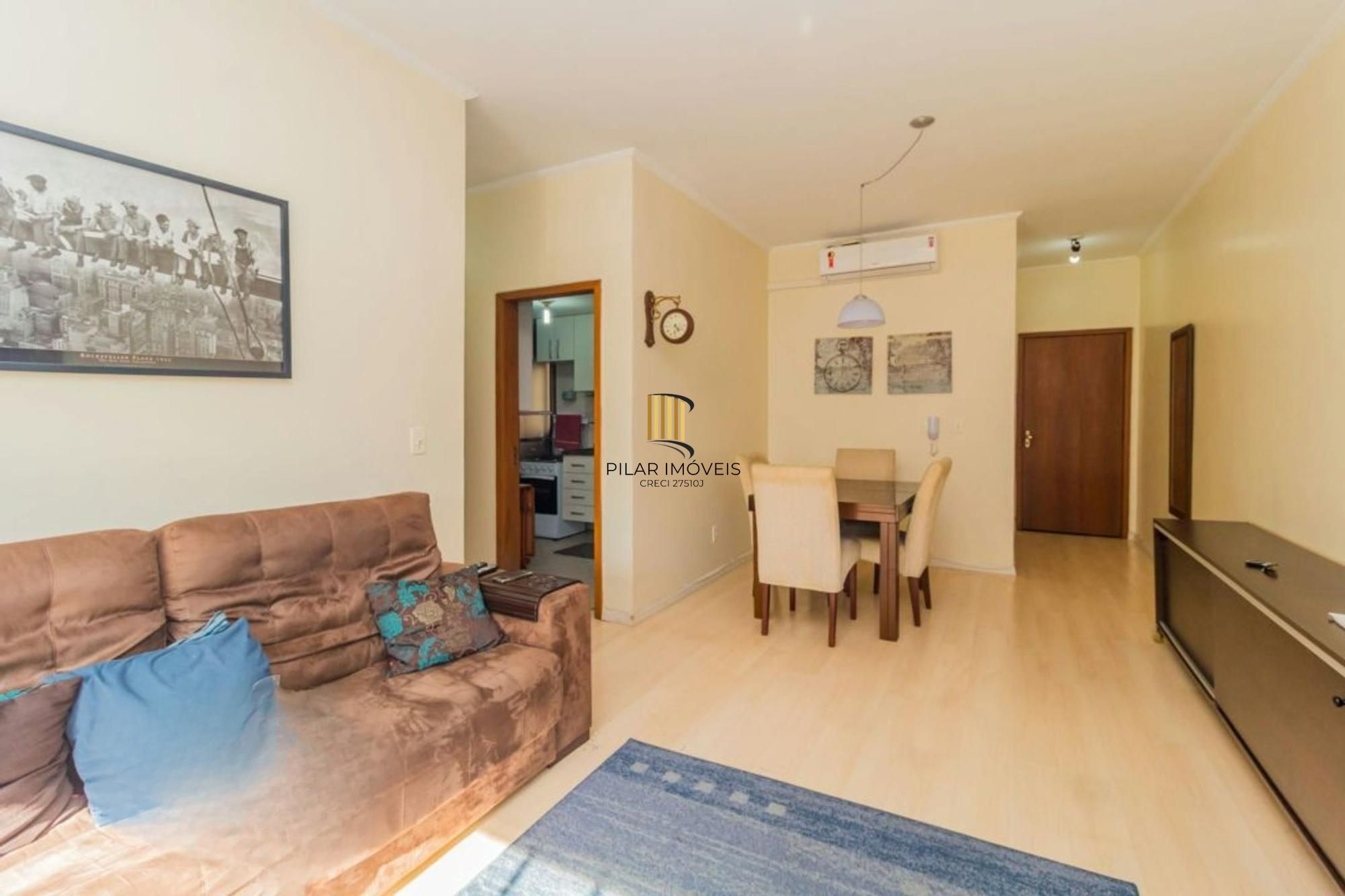 Apartamento de 2 dormitórios e 2 vagas no bairro Petropolis