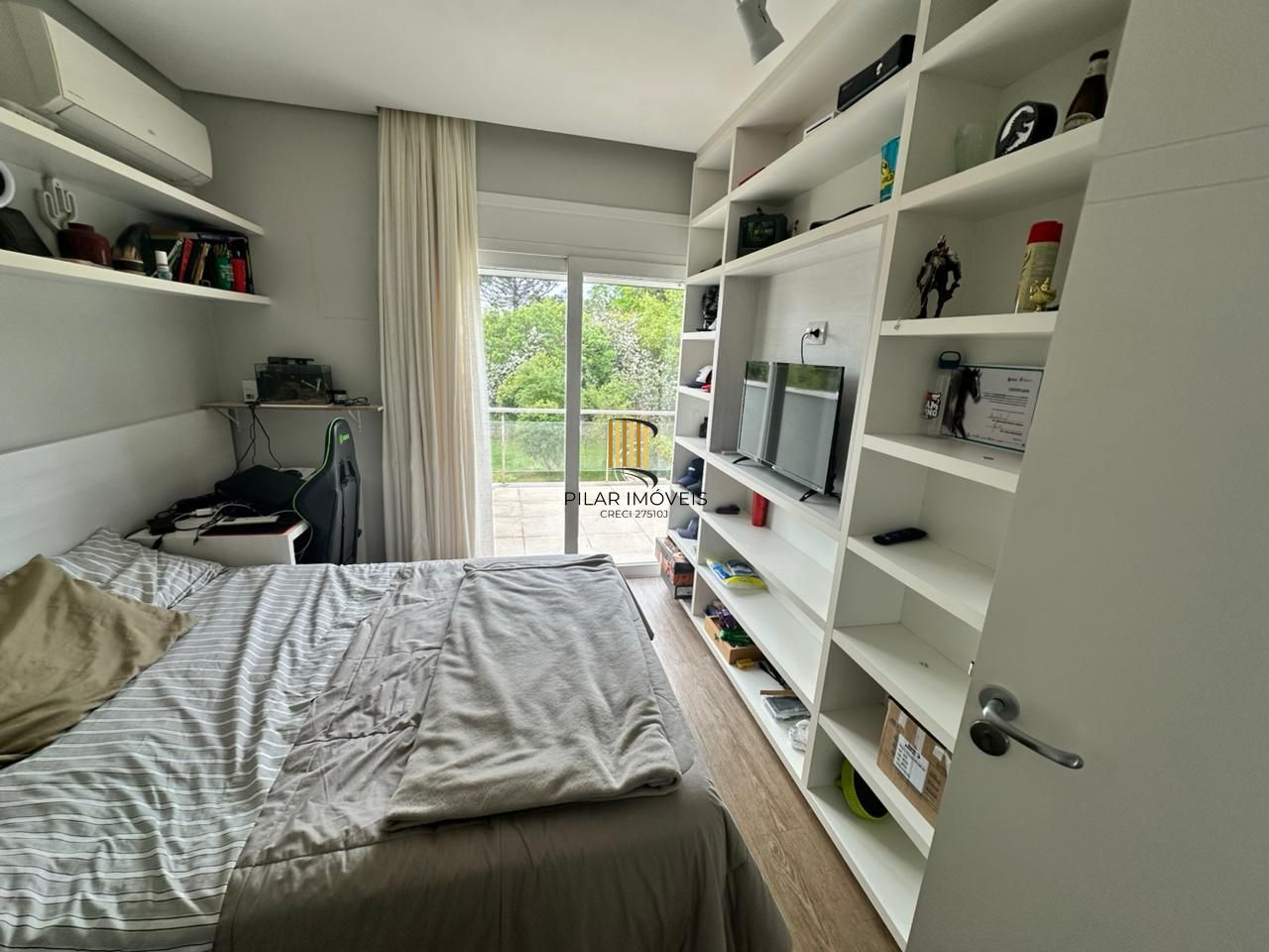 Casa de Condomínio 4 dormitórios no bairro Terraville