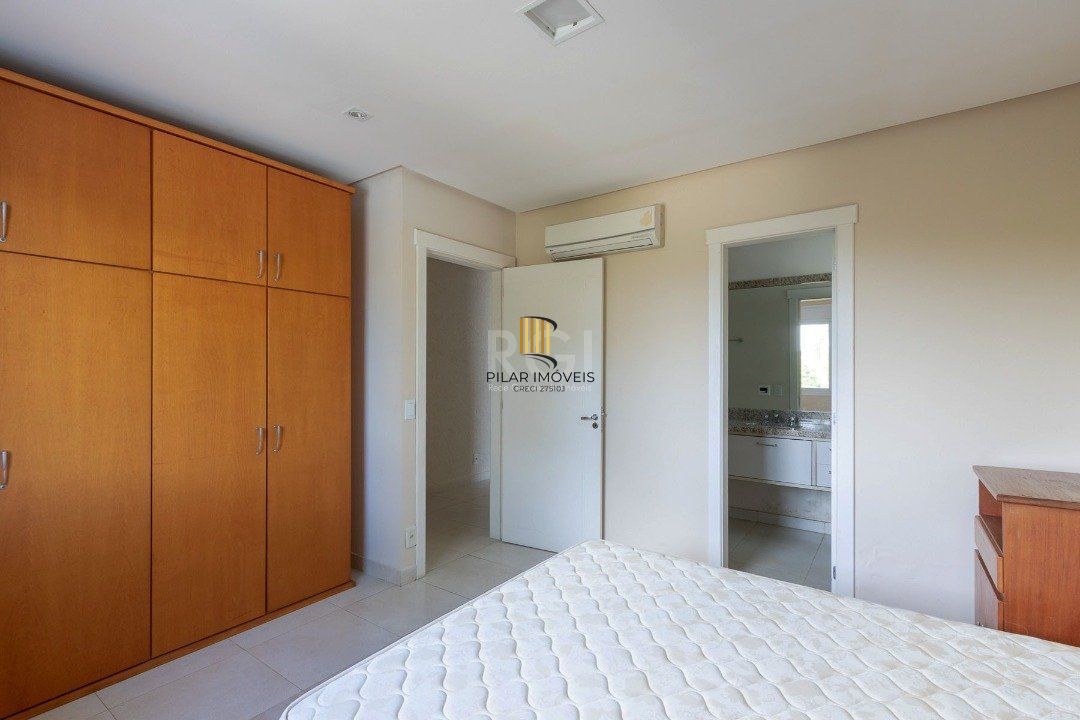 Casa de Condomínio 4 dormitórios no bairro Belém Novo